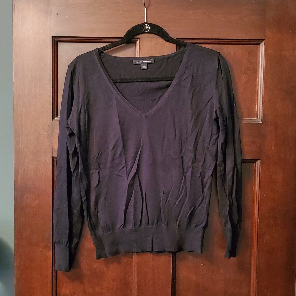 Banana Republic black sweater - size S